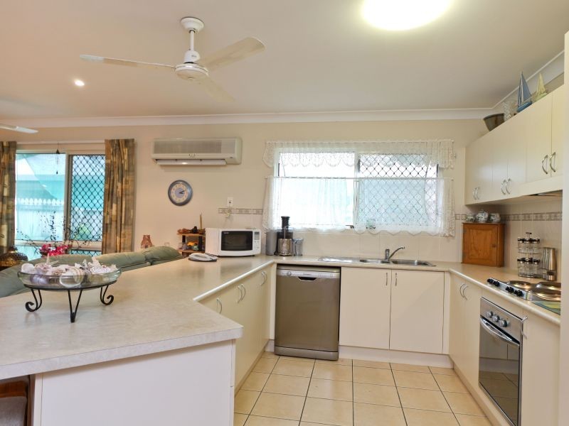 9 Chesterfield Close, Brinsmead QLD 4870