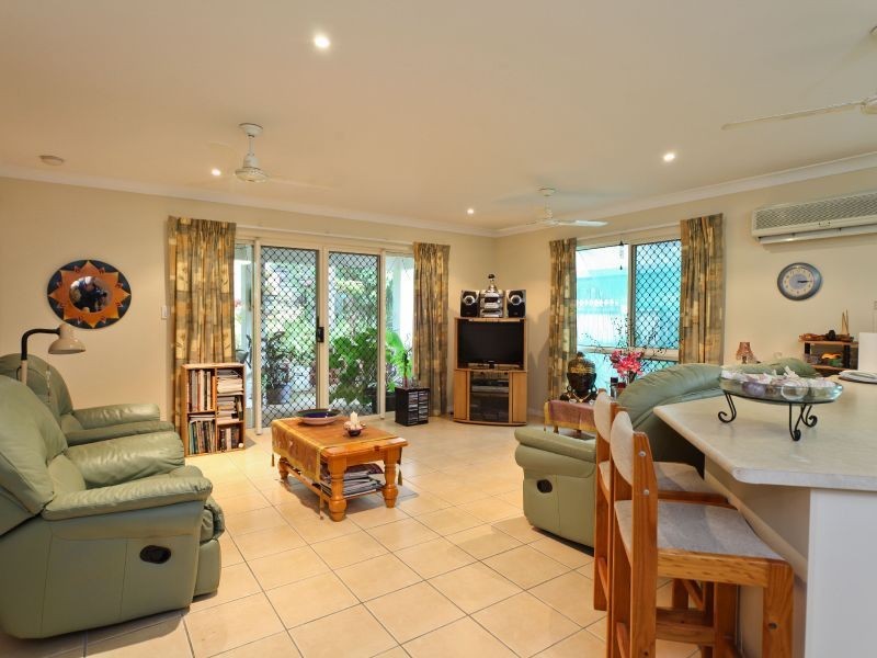 9 Chesterfield Close, Brinsmead QLD 4870