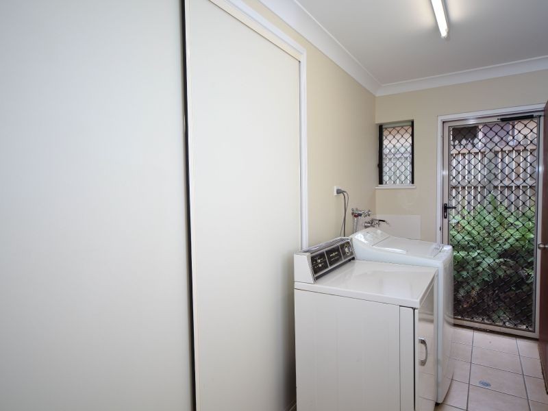 9 Chesterfield Close, Brinsmead QLD 4870