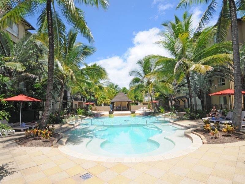 1740/2 Greenslopes Street, Cairns North QLD 4870