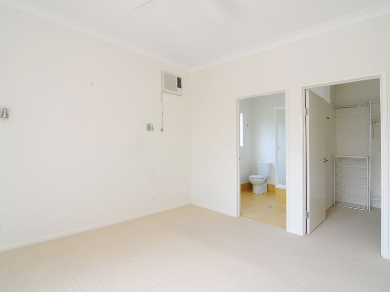 7 Atherton Street, Whitfield QLD 4870