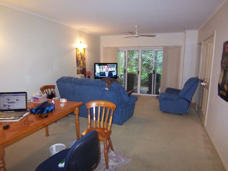13/8 McGregor Street via Callum Street, Mooroobool QLD 4870