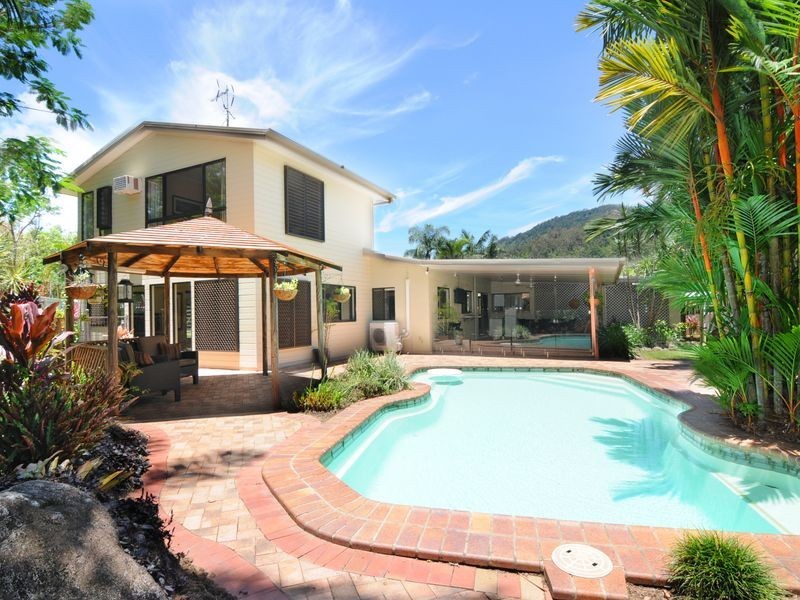9 Harwood Close, Brinsmead QLD 4870