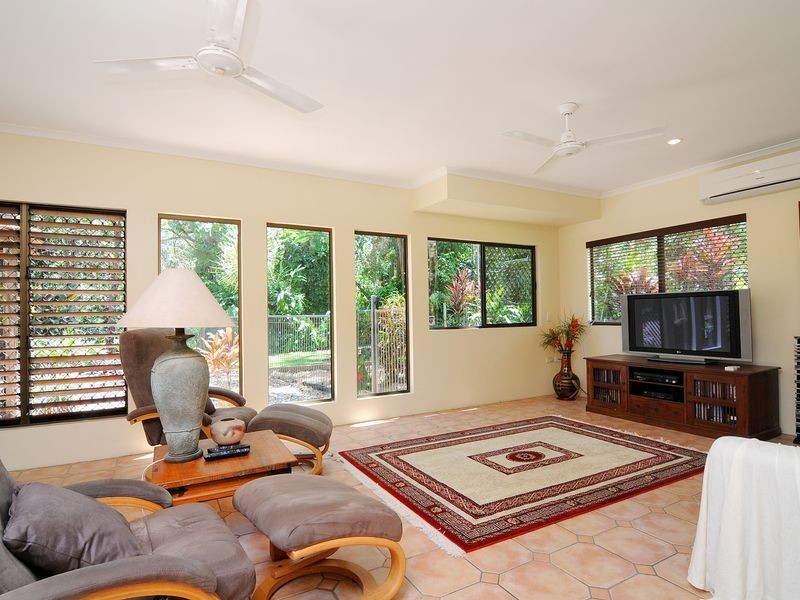 9 Harwood Close, Brinsmead QLD 4870