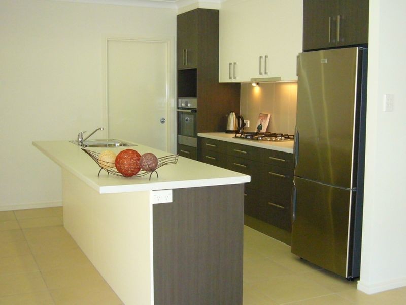 3 Botany Avenue, Redlynch QLD 4870