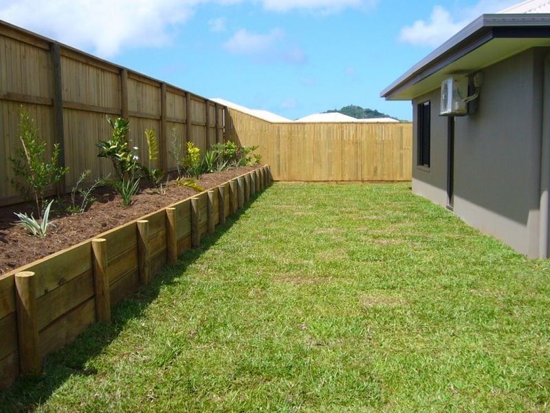 3 Botany Avenue, Redlynch QLD 4870