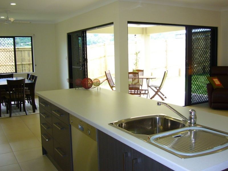 3 Botany Avenue, Redlynch QLD 4870