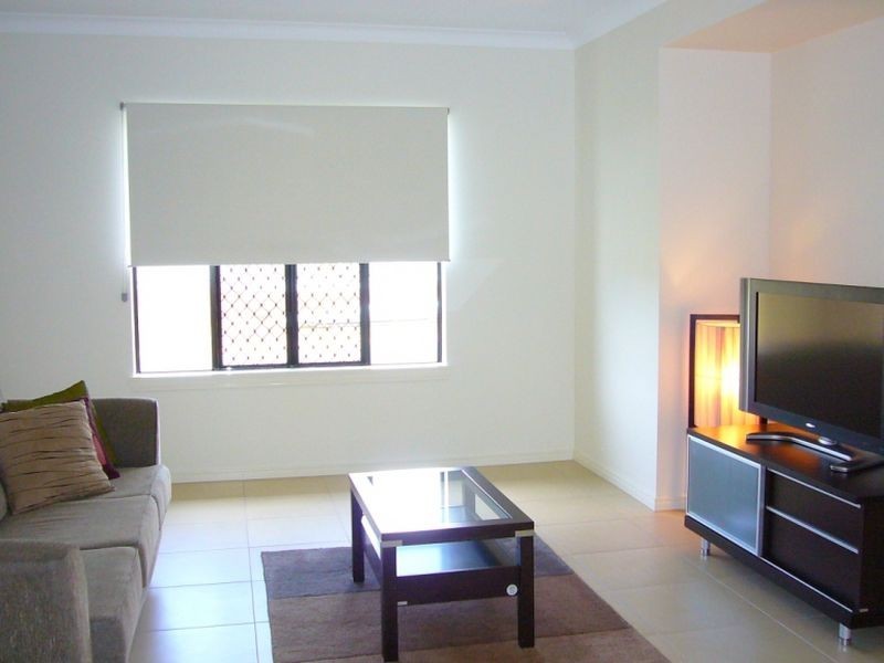 3 Botany Avenue, Redlynch QLD 4870