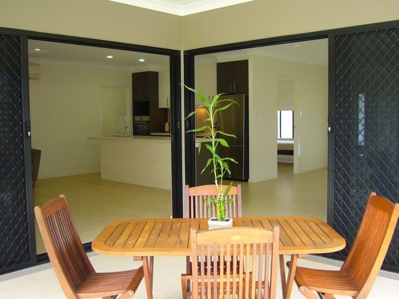 3 Botany Avenue, Redlynch QLD 4870