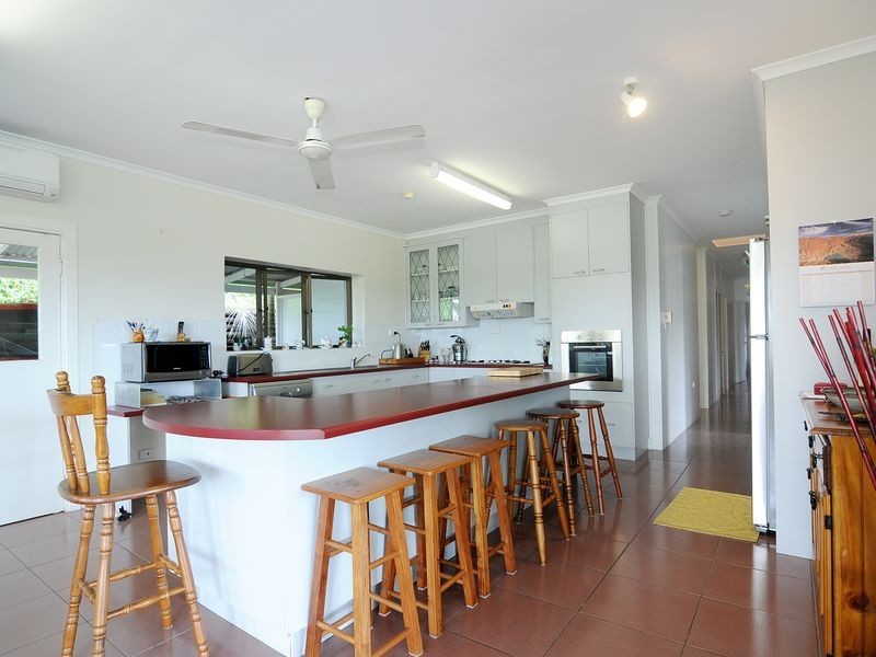 2 Knowles Street, Whitfield QLD 4870