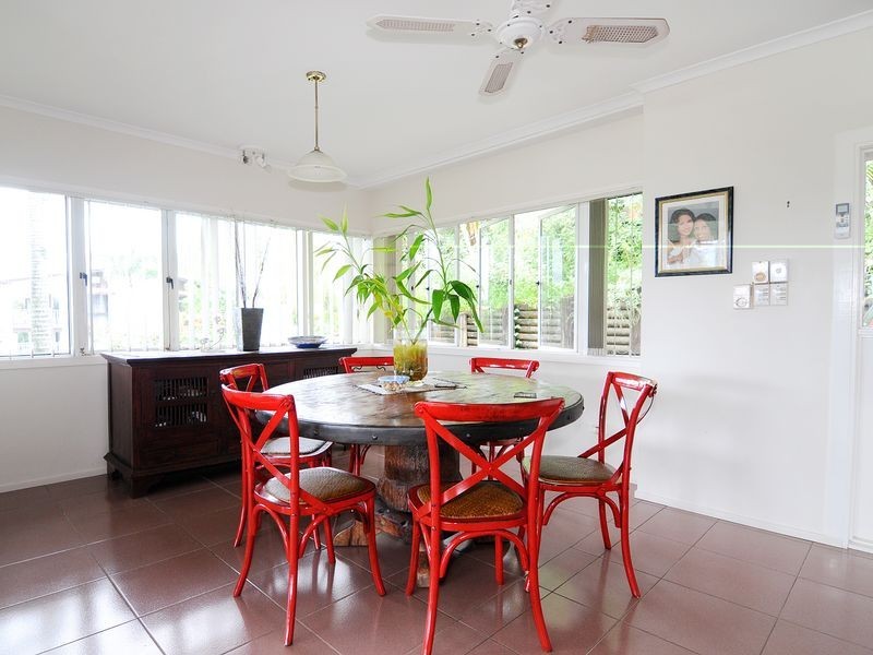 2 Knowles Street, Whitfield QLD 4870