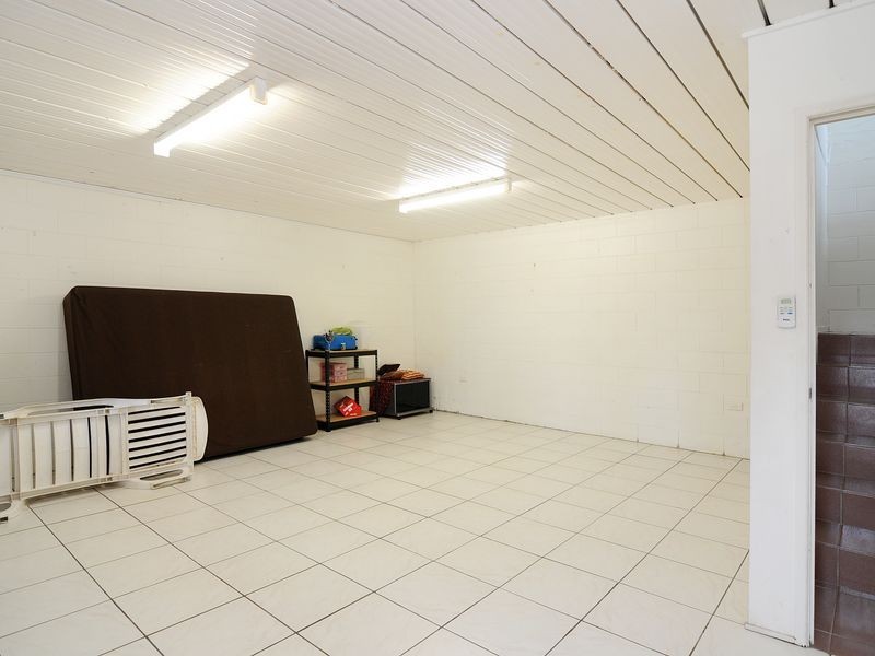 2 Knowles Street, Whitfield QLD 4870