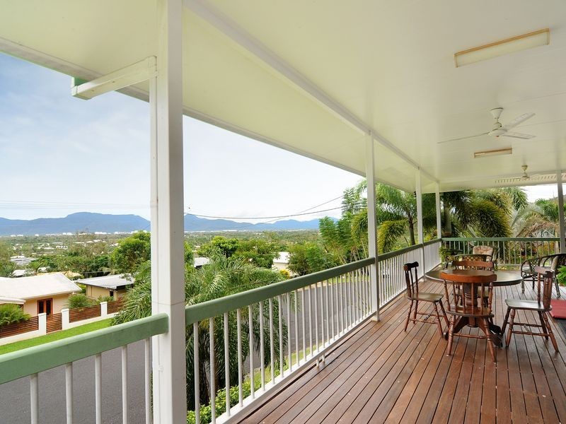 2 Knowles Street, Whitfield QLD 4870