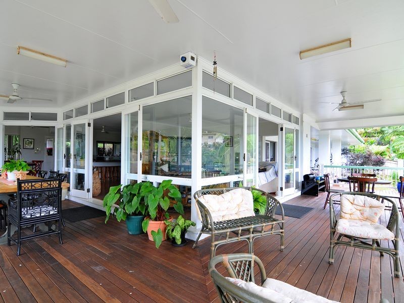 2 Knowles Street, Whitfield QLD 4870