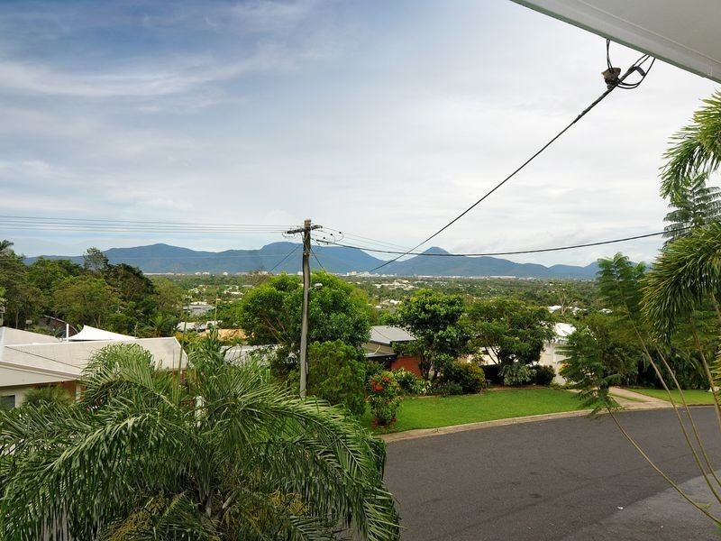 2 Knowles Street, Whitfield QLD 4870