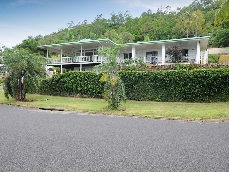 2 Knowles Street, Whitfield QLD 4870