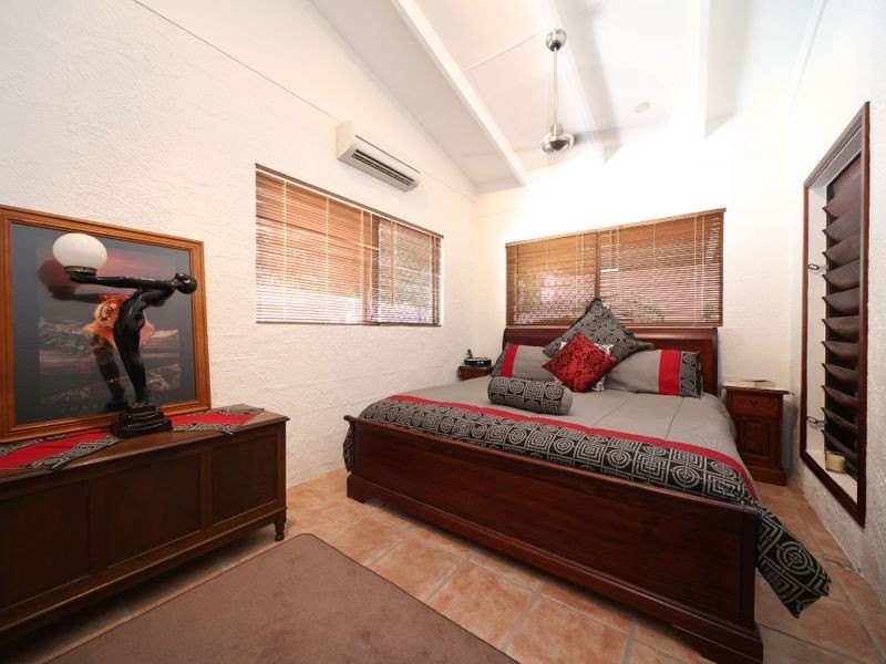 34 Bamboo Street, Holloways Beach QLD 4878