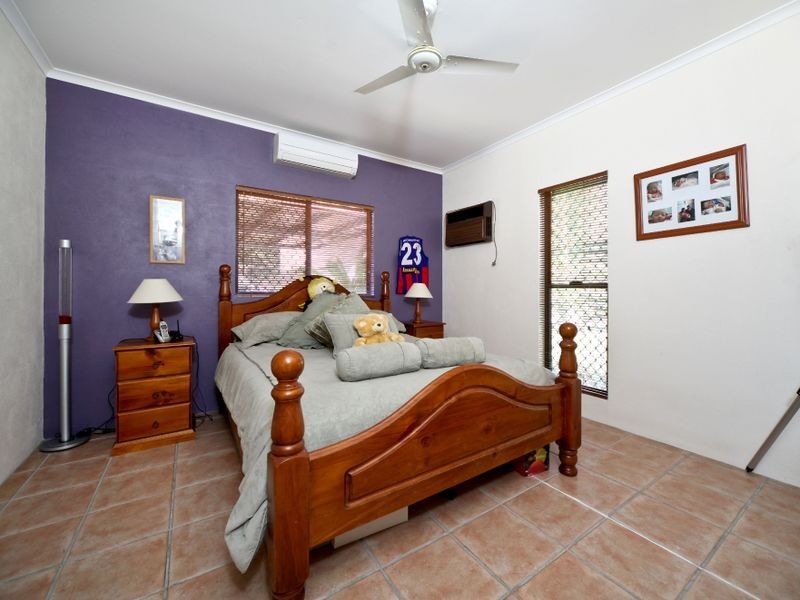 34 Bamboo Street, Holloways Beach QLD 4878