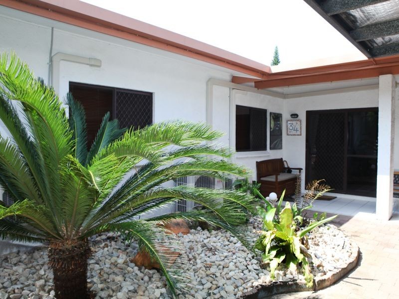 34 Bamboo Street, Holloways Beach QLD 4878