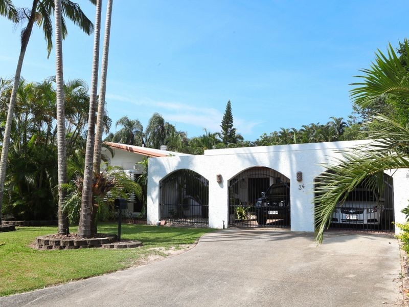 34 Bamboo Street, Holloways Beach QLD 4878