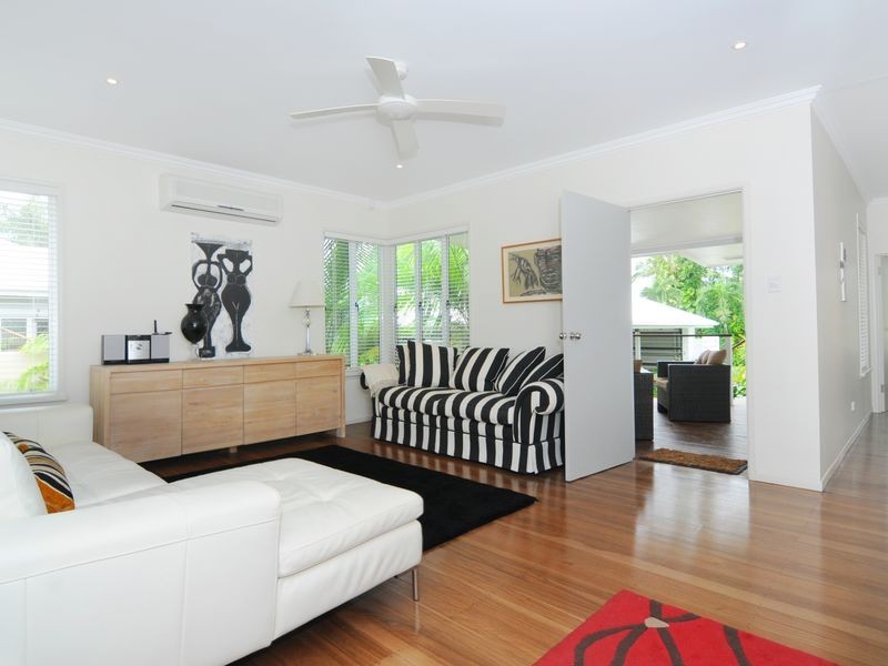10 Nolan Street, Whitfield QLD 4870