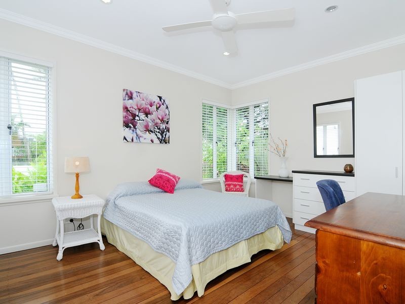 10 Nolan Street, Whitfield QLD 4870