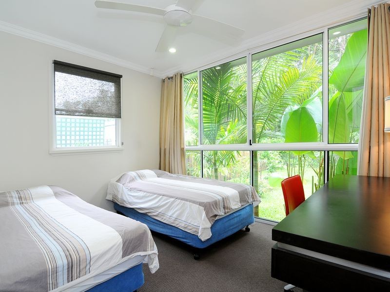 10 Nolan Street, Whitfield QLD 4870