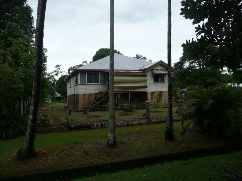 37-39 Smith Street, Cairns North QLD 4870