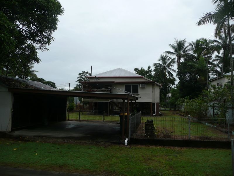 37-39 Smith Street, Cairns North QLD 4870