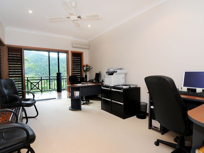 5 Hilltop Close, Bayview Heights QLD 4868