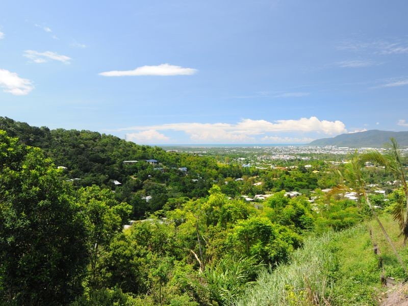 5 Hilltop Close, Bayview Heights QLD 4868