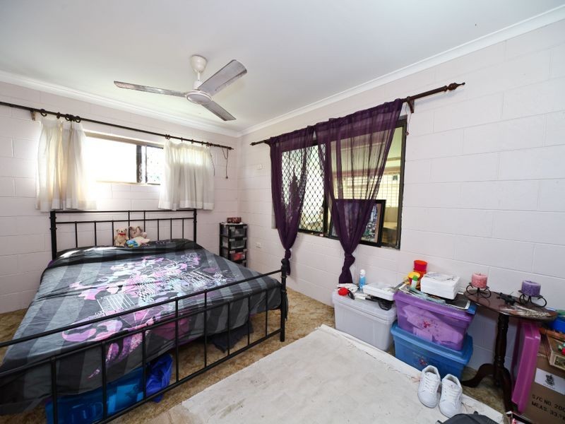 30 Pepperina Street, Mooroobool QLD 4870