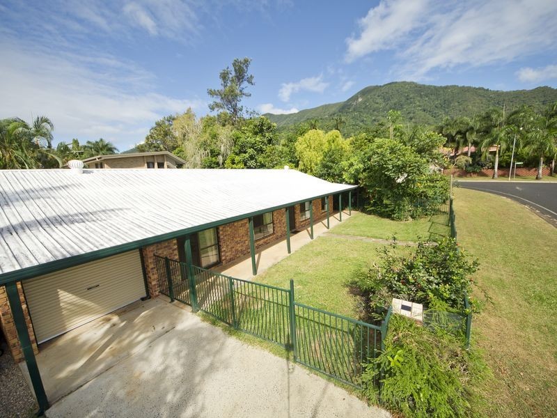 174 Harvey Road, Redlynch QLD 4870