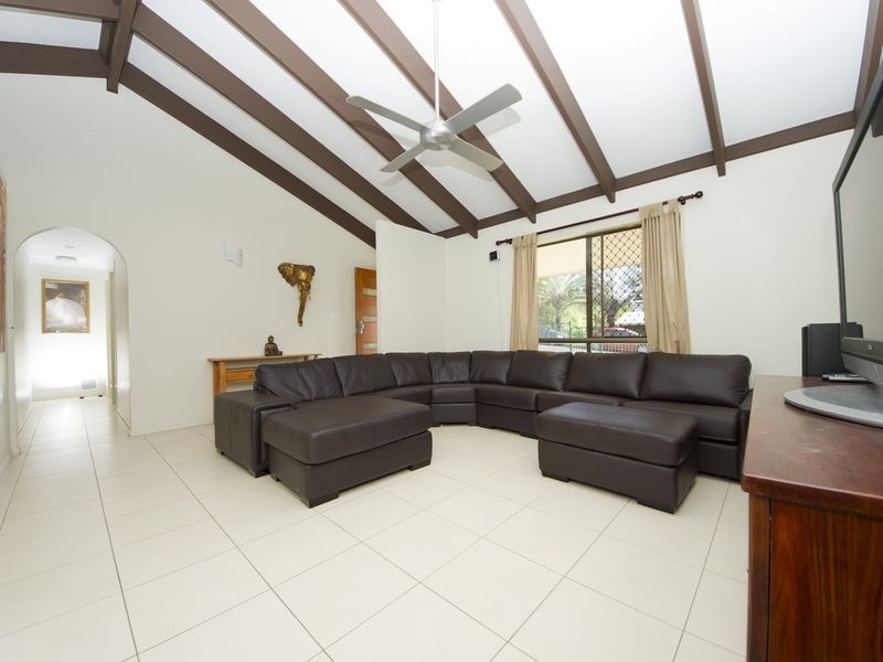 174 Harvey Road, Redlynch QLD 4870