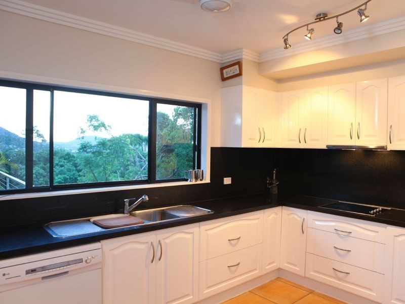 3 Osprey Close, Bayview Heights QLD 4868