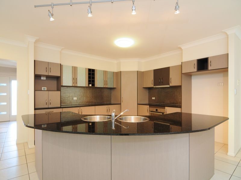 13 Chapel Close, Brinsmead QLD 4870