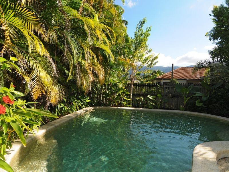 13 Chapel Close, Brinsmead QLD 4870