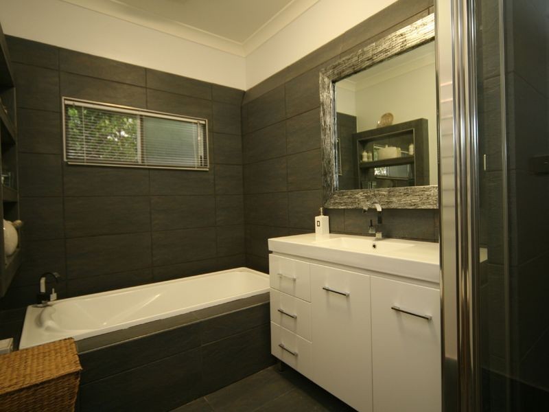 27 Southerden Drive, Mooroobool QLD 4870