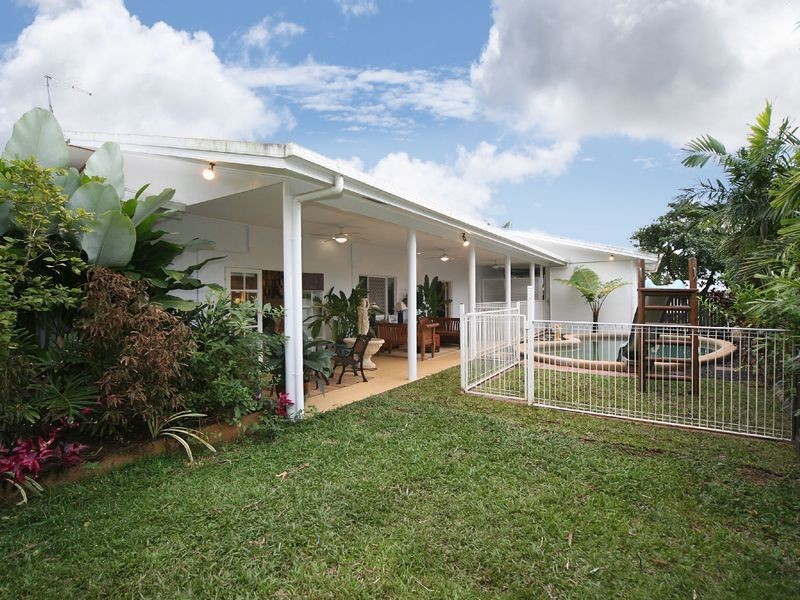 27 Southerden Drive, Mooroobool QLD 4870