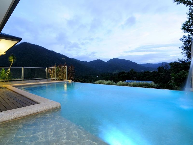 5-7 Kirrima Court, Redlynch QLD 4870