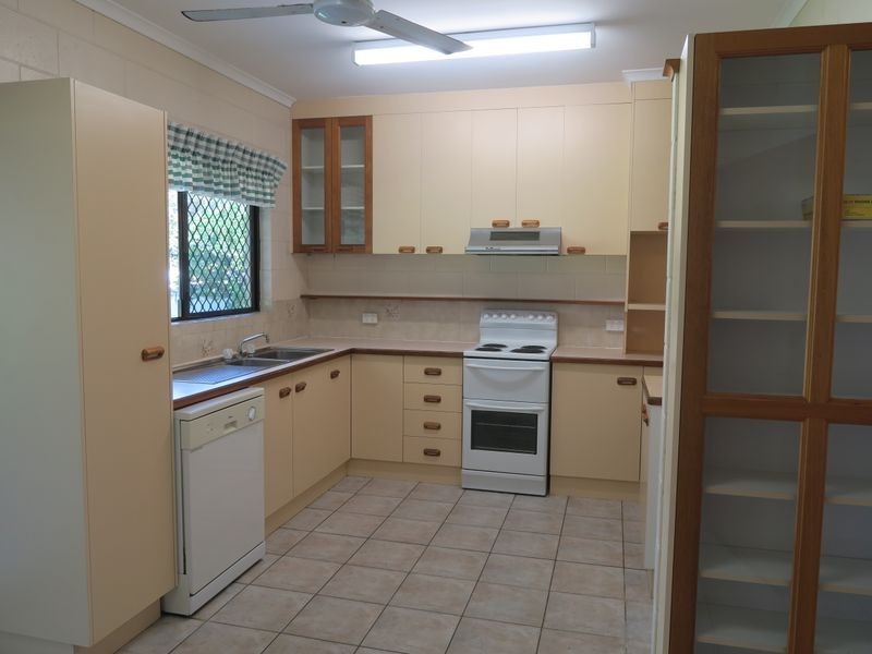 18 Brady Close, Brinsmead QLD 4870