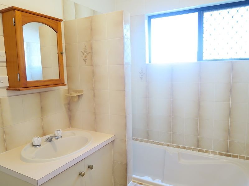 18 Brady Close, Brinsmead QLD 4870