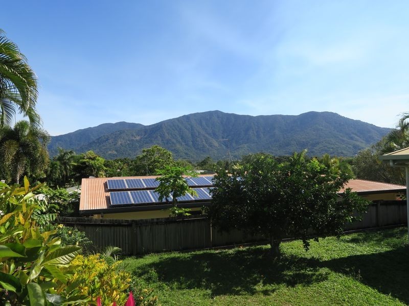 18 Brady Close, Brinsmead QLD 4870