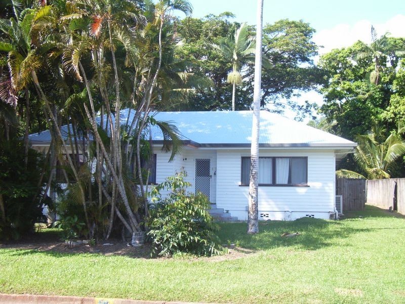 105 Callaghan Street, Mooroobool QLD 4870