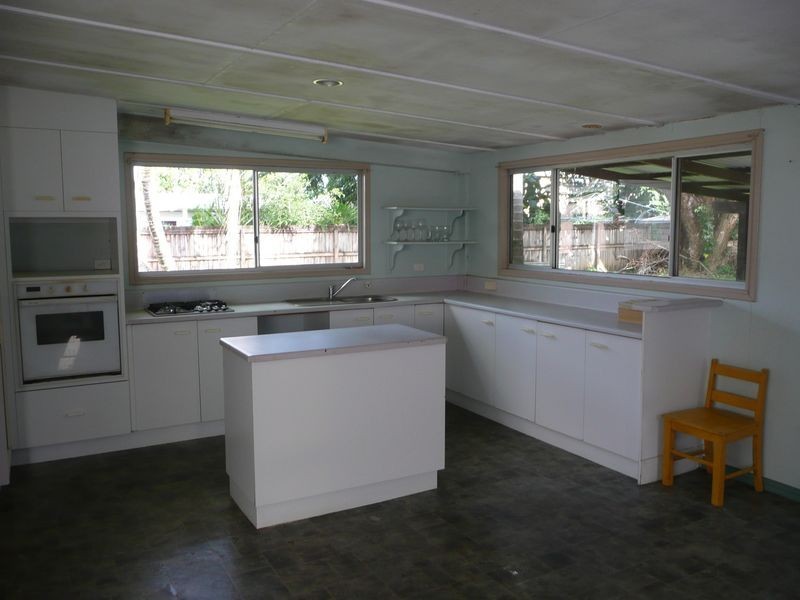 105 Callaghan Street, Mooroobool QLD 4870