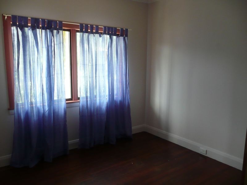 105 Callaghan Street, Mooroobool QLD 4870