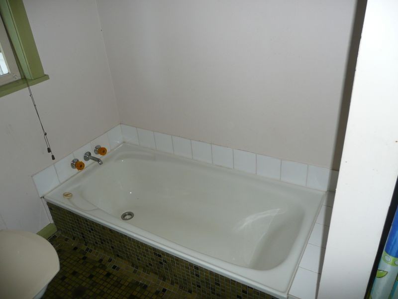 105 Callaghan Street, Mooroobool QLD 4870