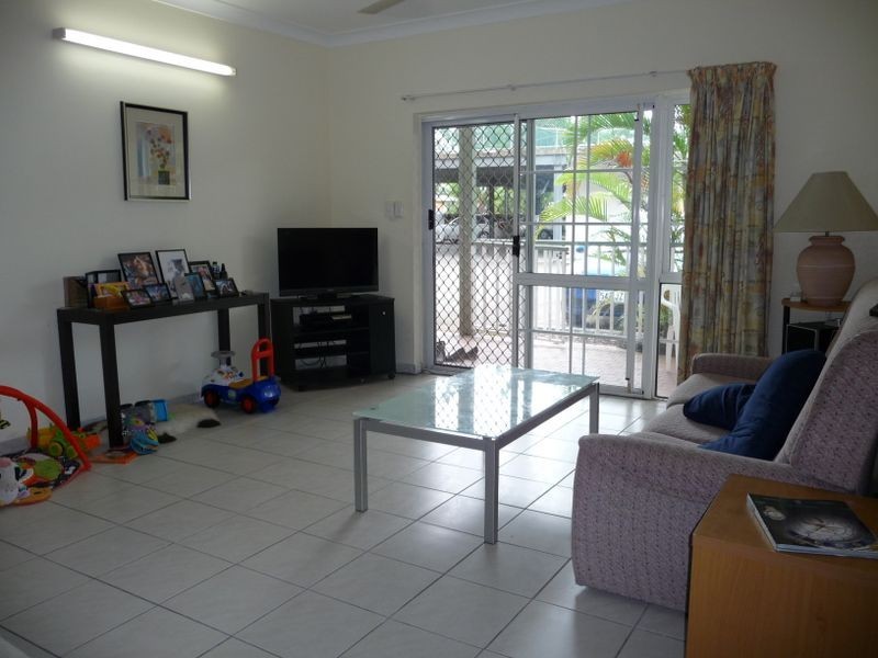 2/87 Earl Street, Westcourt QLD 4870