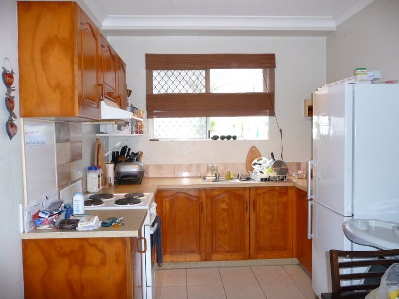 2/87 Earl Street, Westcourt QLD 4870