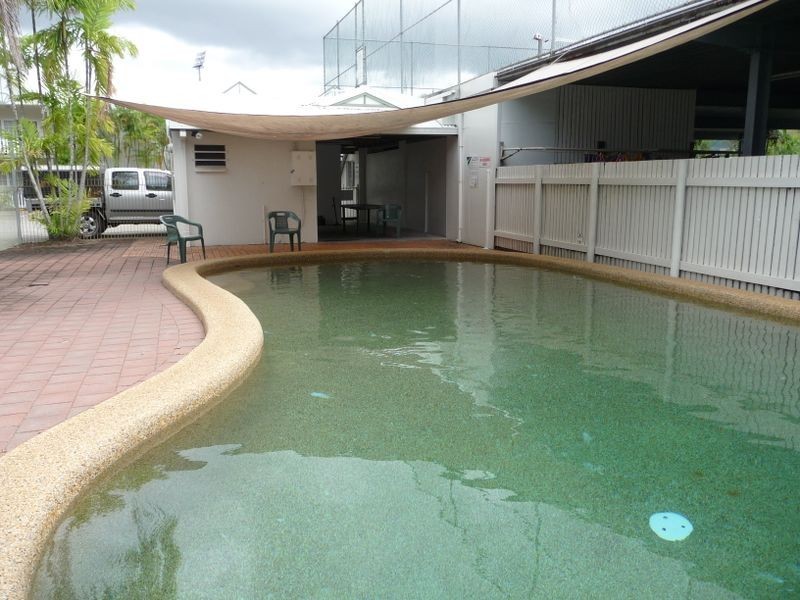 2/87 Earl Street, Westcourt QLD 4870